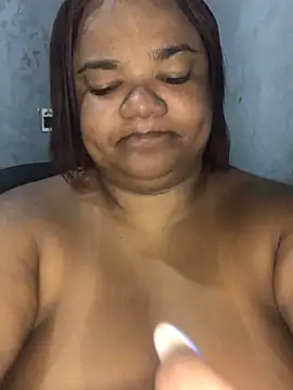 melcarioca1111 online show from 12/15/25, 06:56