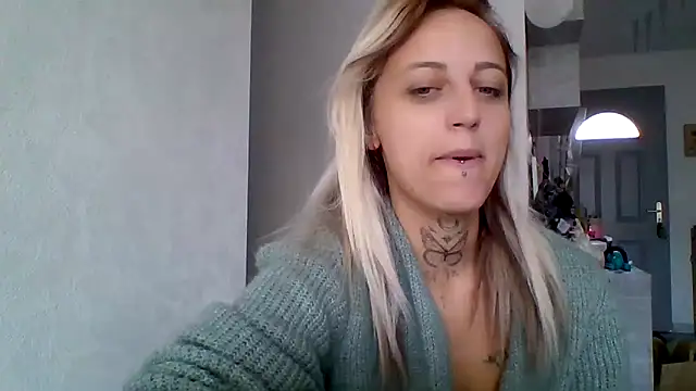 Snapshot of chaudasse_sex7 chatting on 09/12/25, 07:52 chaudasse sex7 online show from 09/12/25, 07:52