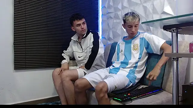 Isaac tan online show from 09/21/25, 03:08