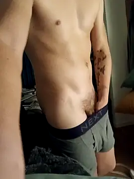 Snapshot of cameron334 chatting on 09/09/25, 11:37 cameron334 online show from 09/09/25, 11:37