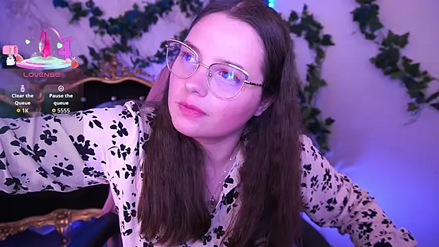 SophieDreamss online show from 10/31/25, 02:40