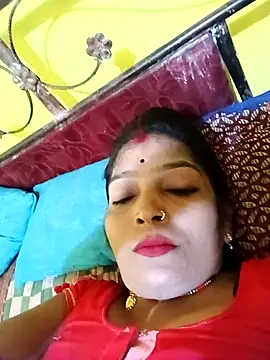 Snapshot of Samiya-143 chatting on 10/17/25, 08:28 Samiya-143 online show from 10/17/25, 08:28