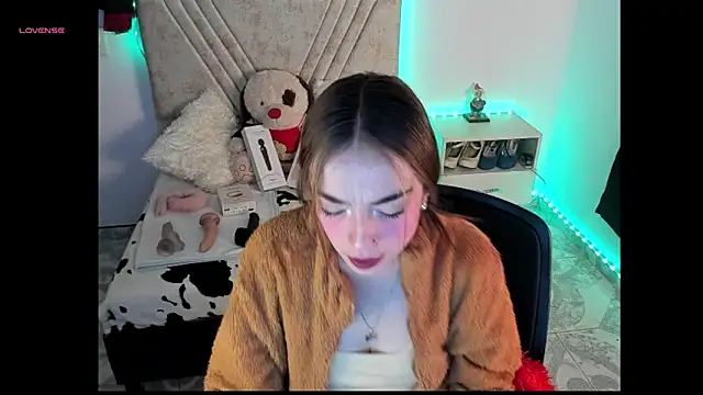 Mia Victoria22 online show from 04/14/26, 02:28