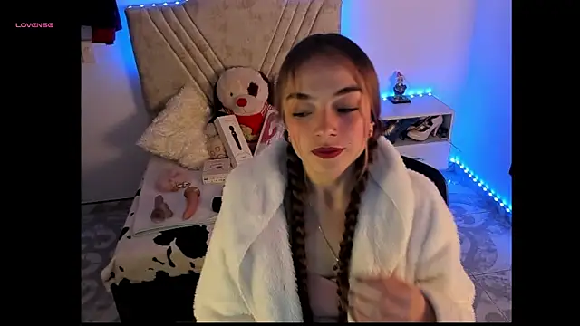 Mia Victoria22 online show from 04/18/26, 02:26