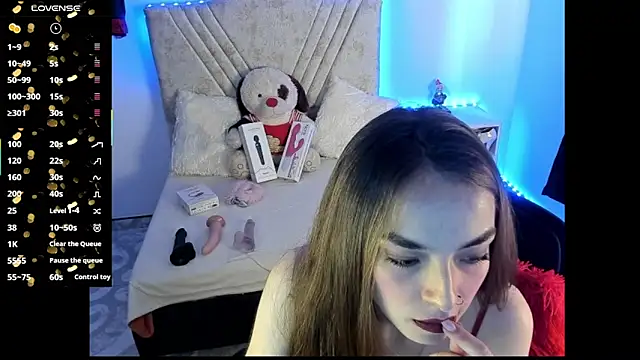 Snapshot of Mia_Victoria22 chatting on 05/25/26, 04:13 Mia Victoria22 online show from 05/25/26, 04:13