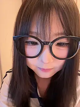 Snapshot of lelebaybay888 chatting on 06/11/26, 03:21 lelebaybay888 online show from 06/11/26, 03:21