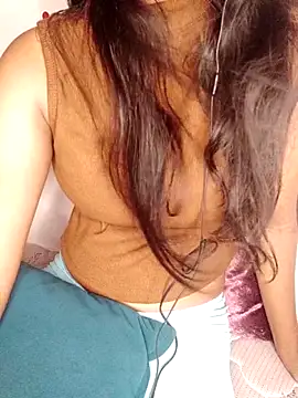 Snapshot of trending_tamizhachii chatting on 10/16/25, 06:09 trending tamizhachii online show from 10/16/25, 06:09