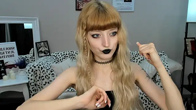 MistyMarlo online show from 04/21/26, 02:51