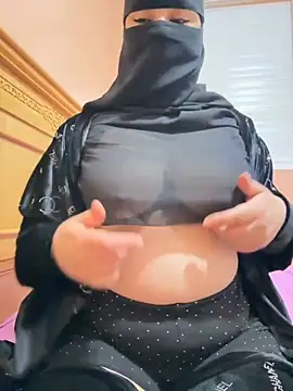 Snapshot of _Laiali_ chatting on 10/03/25, 11:18 Laiali online show from 10/03/25, 11:18