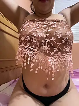 Snapshot of _Laiali_ chatting on 10/11/25, 11:42 Laiali online show from 10/11/25, 11:42