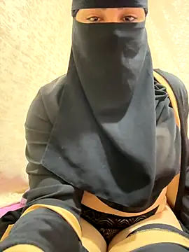 Snapshot of _Laiali_ chatting on 11/04/25, 01:10 Laiali online show from 11/04/25, 01:10