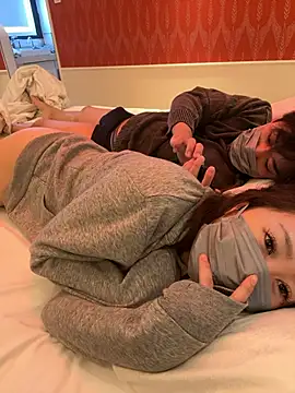 Snapshot of penpen_to_pono chatting on 10/19/25, 12:22 penpen to pono online show from 10/19/25, 12:22