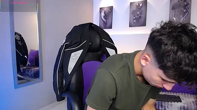 AdrianRinaldi online show from 10/03/25, 07:44