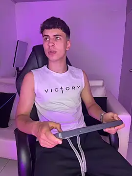 AdrianRinaldi online show from 02/09/26, 08:13