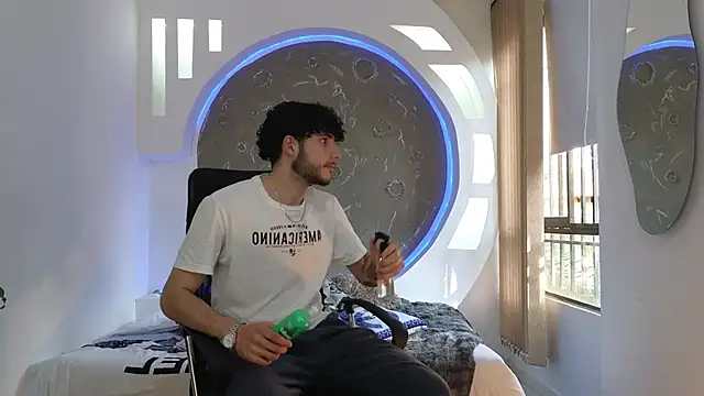 Rafael Mendezz online show from 10/29/25, 08:54