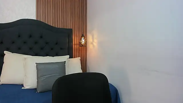 Hisoka 011 online show from 04/13/26, 07:19