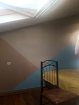 Julia Giulia online show from 10/27/25, 09:57