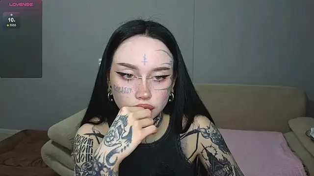 Somniyaa online show from 04/12/26, 04:23