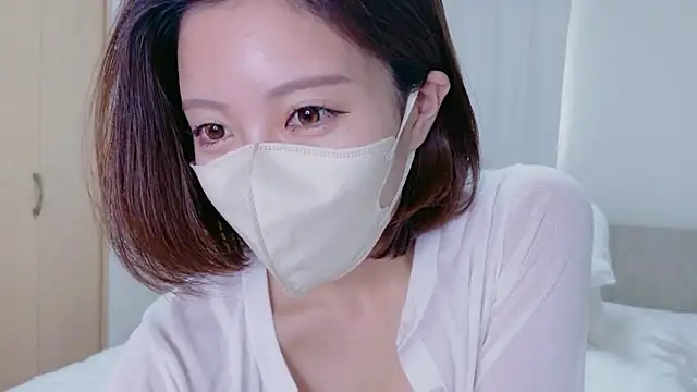 Snapshot of riko_oxo chatting on 07/05/26, 01:23 riko oxo online show from 07/05/26, 01:23