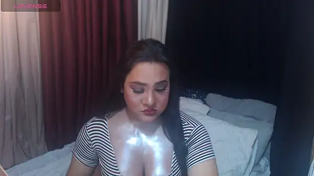 Hotcum ella online show from 07/01/26, 12:01
