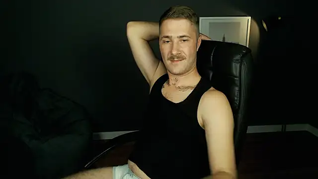 Snapshot of Mr_At_ chatting on 09/17/25, 07:10 Mr At  online show from 09/17/25, 07:10