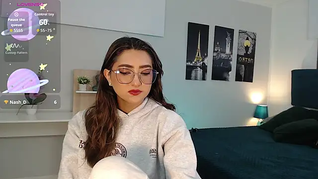 Snapshot of madame_lottie chatting on 09/25/25, 12:42 madame lottie online show from 09/25/25, 12:42