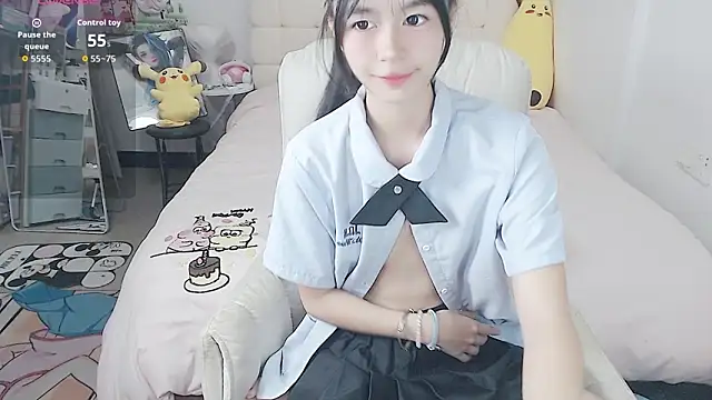 Snapshot of stupidcat5227 chatting on 10/21/25, 05:19 stupidcat5227 online show from 10/21/25, 05:19