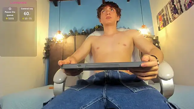 Oscar and dani online show from 11/28/25, 04:04