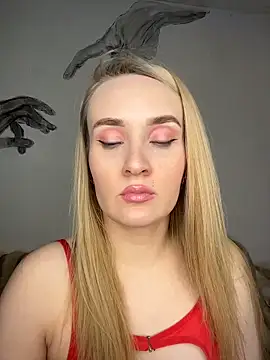 KiraBerht online show from 03/21/26, 10:57