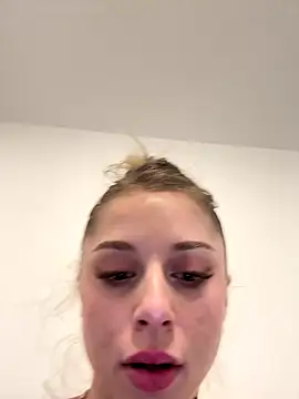 Snapshot of BabyAnais chatting on 01/05/26, 05:27 BabyAnais online show from 01/05/26, 05:27