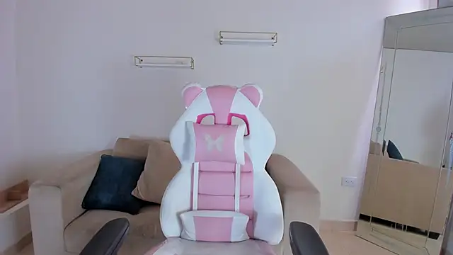 april smiith online show from 10/11/25, 12:15