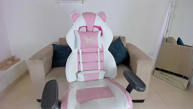 april smiith online show from 10/18/25, 01:01