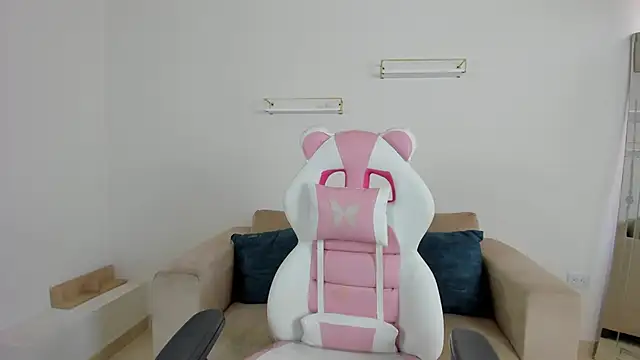 april smiith online show from 11/05/25, 12:27