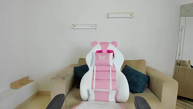 april smiith online show from 02/03/26, 12:21