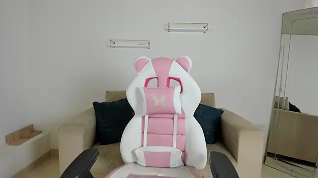 april smiith online show from 02/12/26, 12:11