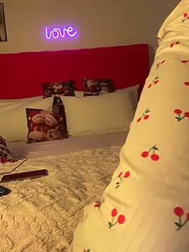 OnlyRima online show from 11/25/25, 09:53