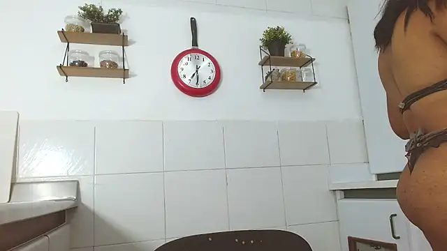 naomi campbel  online show from 10/29/25, 09:27