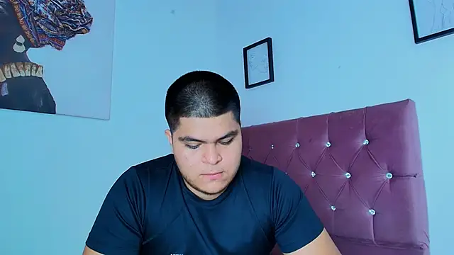 naomi campbel  online show from 02/13/26, 08:27