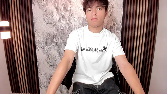 Snapshot of Honeymoon_sariel chatting on 04/27/26, 02:04 Honeymoon sariel online show from 04/27/26, 02:04