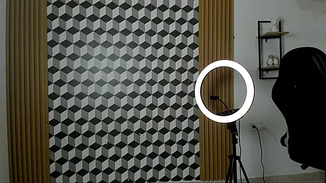 Snapshot of alice__brow chatting on 09/21/25, 01:29 alice  brow online show from 09/21/25, 01:29