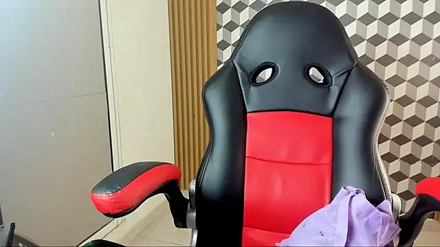 Snapshot of alice__brow chatting on 09/22/25, 01:13 alice  brow online show from 09/22/25, 01:13