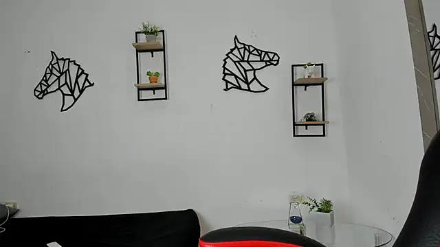 Snapshot of alice__brow chatting on 09/25/25, 04:32 alice  brow online show from 09/25/25, 04:32