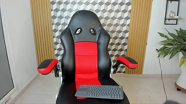 Snapshot of alice__brow chatting on 10/11/25, 04:22 alice  brow online show from 10/11/25, 04:22