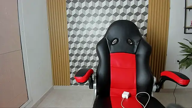 Snapshot of alice__brow chatting on 10/12/25, 05:23 alice  brow online show from 10/12/25, 05:23