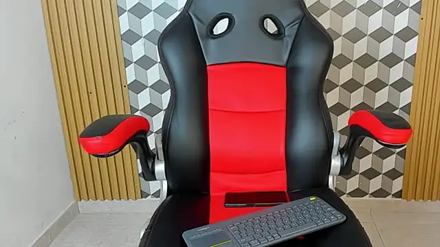 Snapshot of alice__brow chatting on 10/21/25, 02:07 alice  brow online show from 10/21/25, 02:07