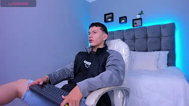 Thomas moon online show from 01/16/26, 01:04