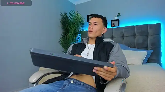 Thomas moon online show from 03/02/26, 01:18