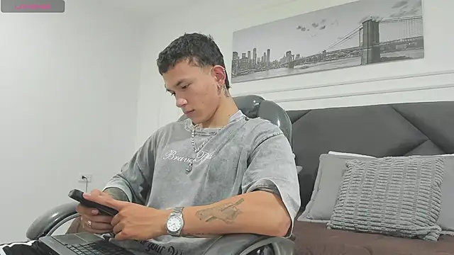 Thomas moon online show from 03/23/26, 06:56