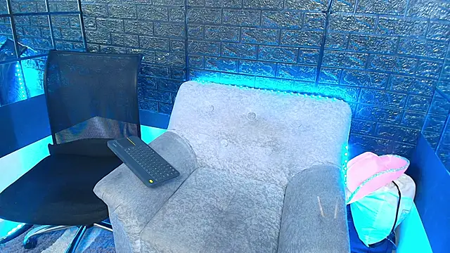 HellAndDante  online show from 11/24/25, 10:42