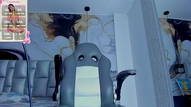 Elowen Clark online show from 09/15/25, 08:20